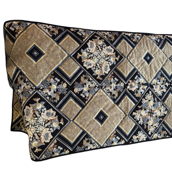 Handcrafted Quilt and Matching Runner Tapestry Set - Picture 9 of 14